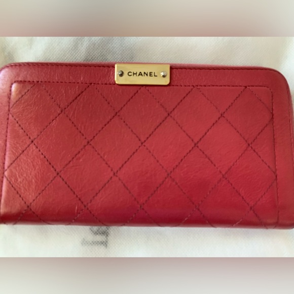 Chanel Pink Quilted Leather Zip Wallet - Picture 2 of 11